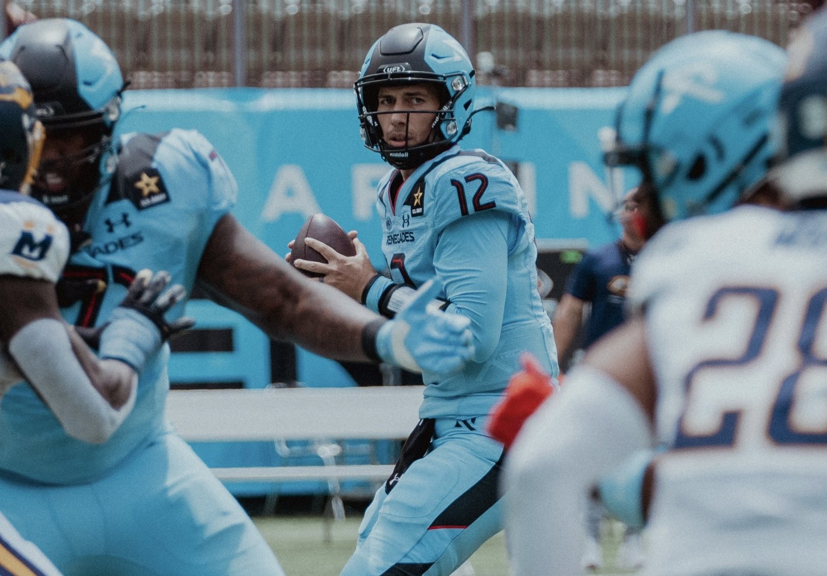 Arlington Renegades quarterback Luis Perez prepares to throw a pass in a Week 7 UFL game against the Memphis Showboats.(<a href="https://x.com/XFLRenegades/status/1789746512156635338" target="_blank" rel="noopener">@XFLRenegades</a>)